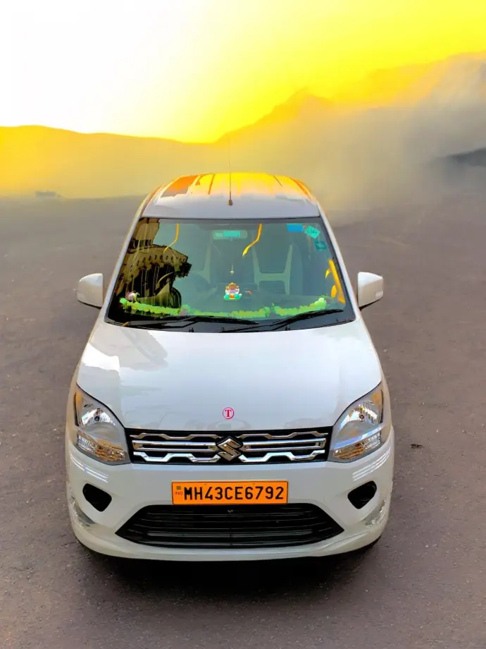 Car with floral décor for wedding event